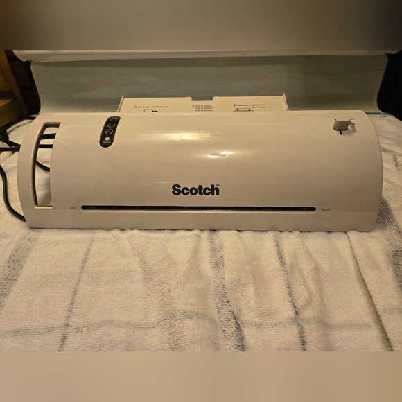Scotch Thermal Laminator TL902 - Picture 2 of 6